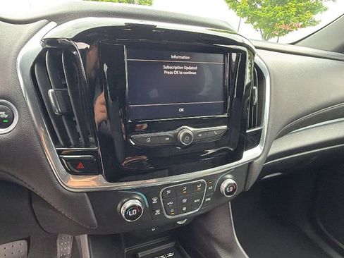 Used 2023 Chevrolet Traverse LT FWD image 25