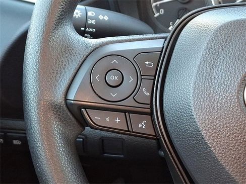 Used 2022 Toyota Corolla LE image 21