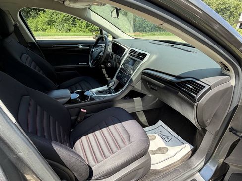 Used 2014 Ford Fusion SE w/ Equipment Group 201A FWD image 18
