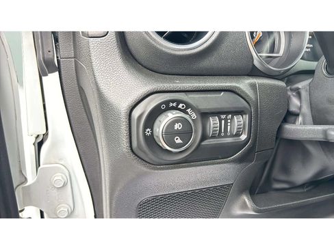 Used 2022 Jeep Gladiator Overland w/ Popular Equipment Package AWD/4WD image 19