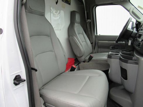 Used 2022 Ford E-350 and Econoline 350 Super Duty RWD image 14