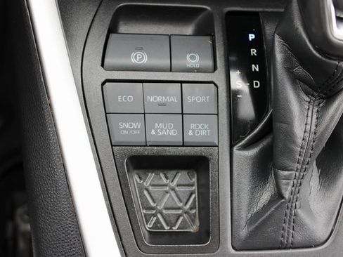 Used 2023 Toyota RAV4 XLE Premium image 21