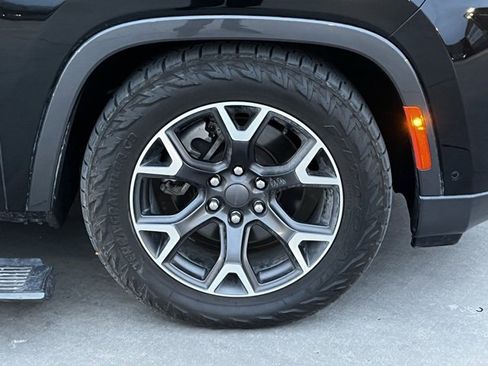 Used 2022 Jeep Wagoneer Series III w/ Premium Group I image 6