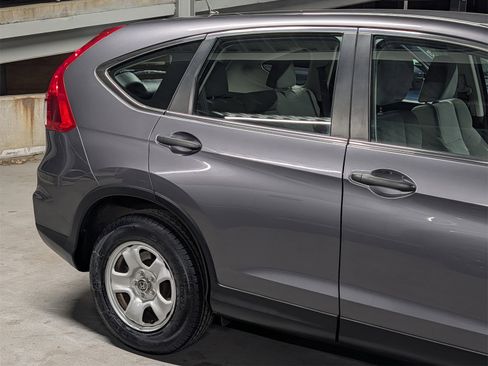 Used 2015 Honda CR-V LX image 9