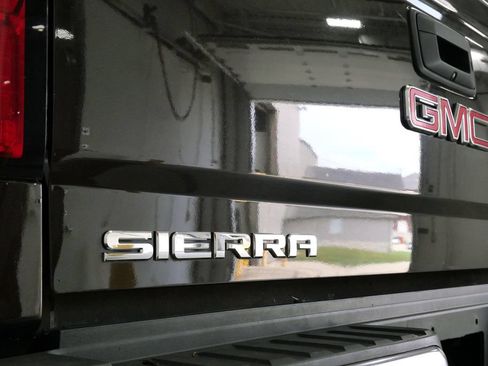 Used 2019 GMC Sierra 2500 SLT w/ Driver Alert Package AWD/4WD image 9