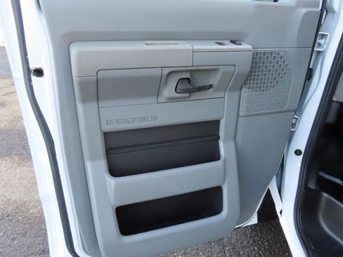 Used 2017 Ford E-350 and Econoline 350 Super Duty w/ Power Windows & Locks Group image 11