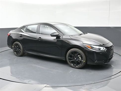 Certified 2025 Nissan Sentra SR w/ Midnight Edition image 1