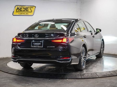 Certified 2025 Lexus ES 300h w/ Premium Package image 4