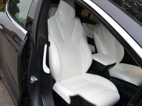 Used 2019 Tesla Model S Long Range image 28