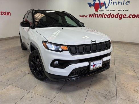 Used 2022 Jeep Compass Altitude image 1