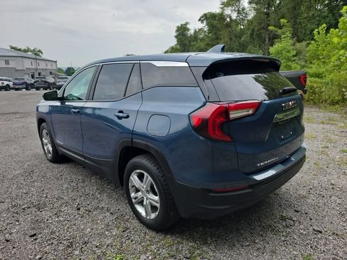 Used 2024 GMC Terrain SLE AWD/4WD image 18
