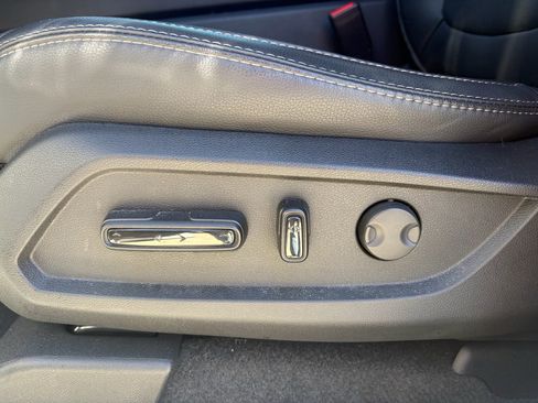 Certified 2025 Honda Pilot EX-L image 24