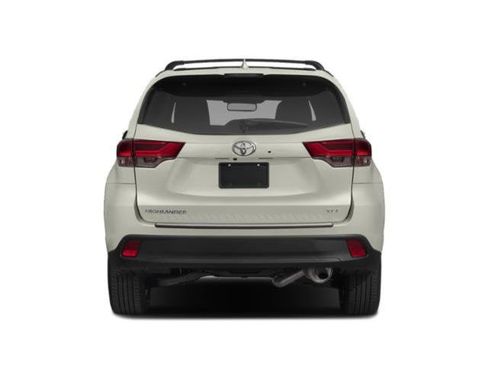 Used 2019 Toyota Highlander XLE image 5