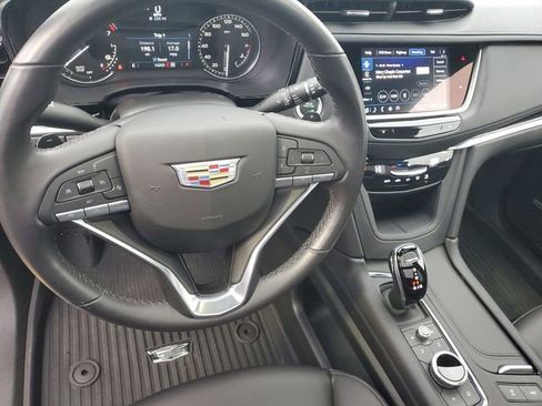 Certified 2024 Cadillac XT6 Luxury w/ LPO, Floor Liner Package AWD/4WD image 13