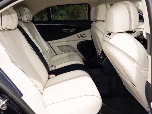 Used 2024 Bentley Flying Spur V8 AWD/4WD image 72