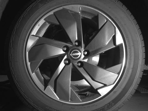 Used 2025 Nissan Rogue SV image 14