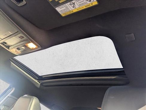 Used 2022 Toyota Tacoma Limited image 17