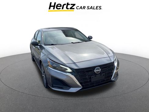 Used 2024 Nissan Altima 2.5 SV image 1