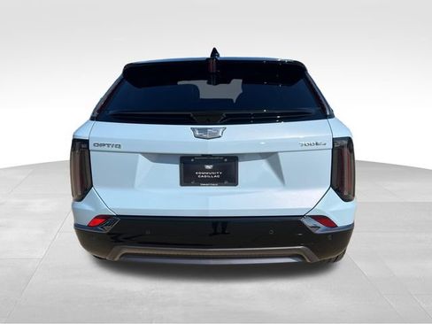 Used 2026 Cadillac Optiq Sport 2 w/ LPO, Floor Liner Package AWD/4WD image 5