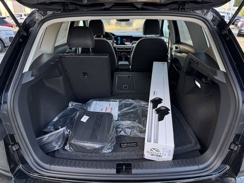 New 2025 Volkswagen Taos SE image 11