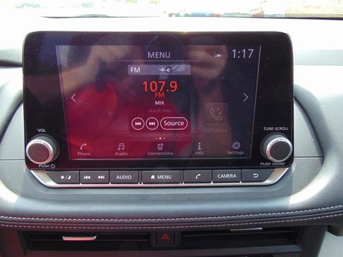 Used 2024 Nissan Rogue SV AWD/4WD image 23