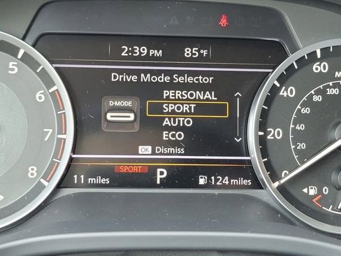 Used 2025 INFINITI QX60 Pure image 11