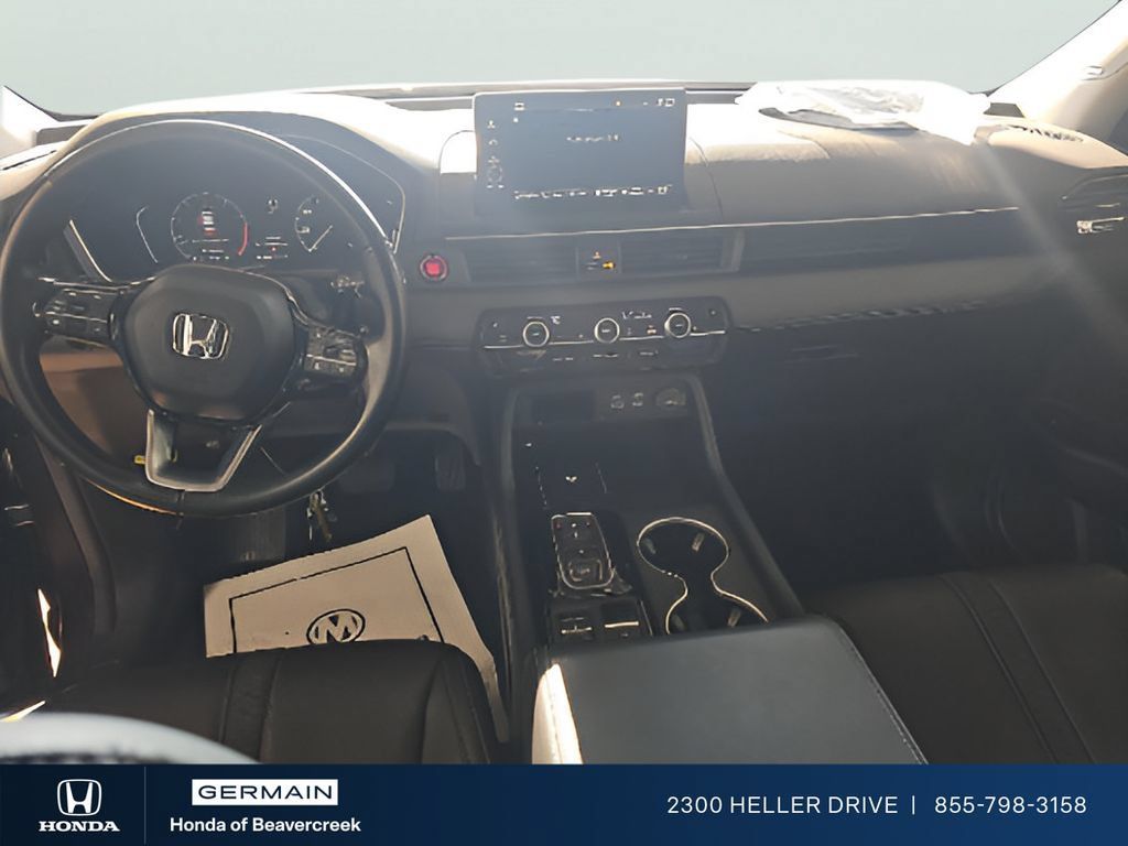 Used 2024 Honda Pilot Touring image 10
