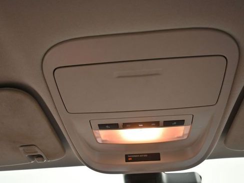 Used 2022 Chevrolet Colorado Z71 w/ Safety Package image 22