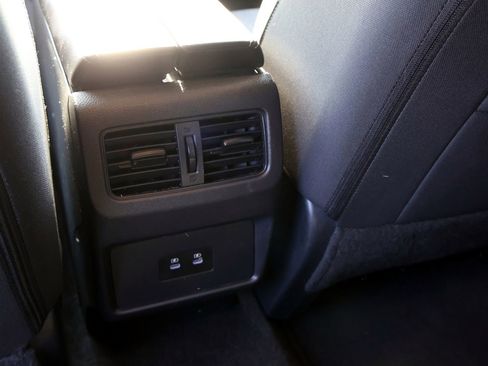 Used 2025 Nissan Rogue SV image 19