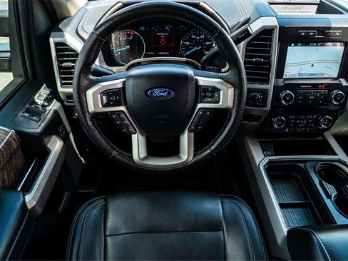 Used 2019 Ford F250 Lariat w/ Lariat Ultimate Package AWD/4WD image 32