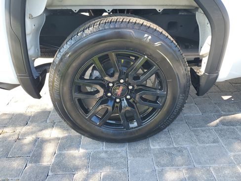 Used 2025 GMC Sierra 1500 Elevation image 7