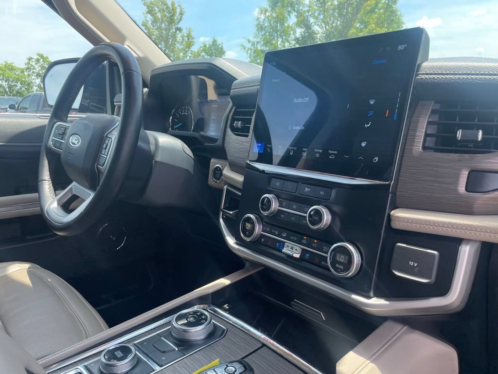 Used 2024 Ford Expedition Max Limited AWD/4WD image 30