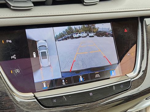 Used 2021 Cadillac XT6 Premium Luxury image 32