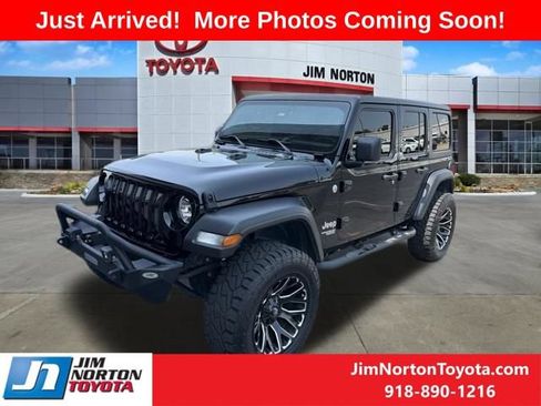 Used 2019 Jeep Wrangler Unlimited Sport S AWD/4WD image 2