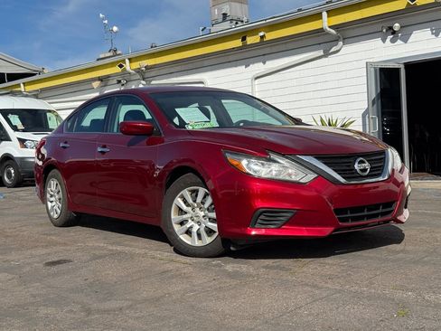 Used 2017 Nissan Altima 2.5 S w/ Power Driver Seat Package FWD image 2