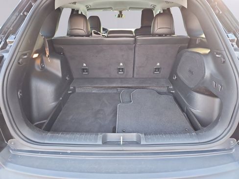 Used 2020 Jeep Cherokee Limited image 35