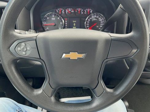 Used 2018 Chevrolet Silverado 1500 Custom w/ Custom Value Package image 15