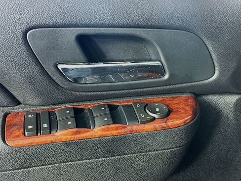 Used 2010 GMC Yukon SLE w/ Convenience Package image 18