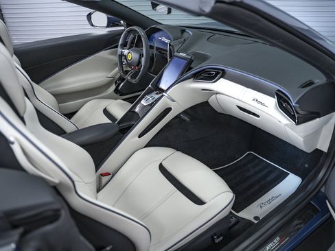 Used 2025 Ferrari Roma Spider RWD image 29