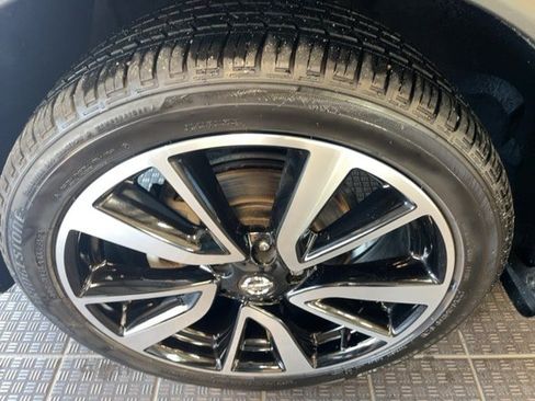 Used 2018 Nissan Rogue Sport SL w/ SL Premium Package AWD/4WD image 5