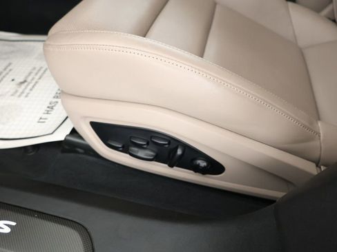 Used 2020 Porsche Taycan Turbo S image 10