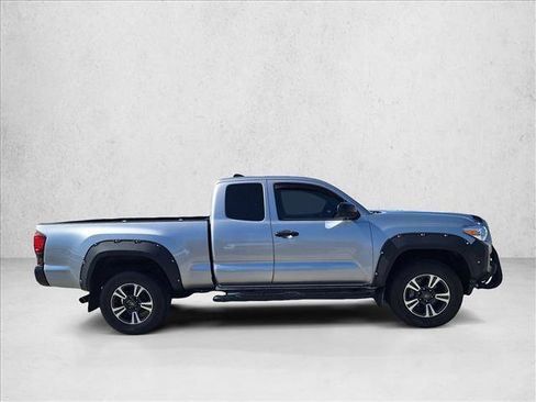 Used 2020 Toyota Tacoma SR RWD image 4