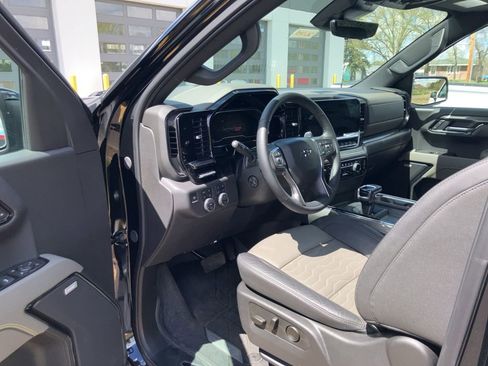 Certified 2025 Chevrolet Silverado 1500 ZR2 w/ Technology Package AWD/4WD image 4