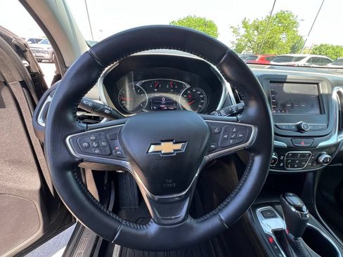Used 2021 Chevrolet Equinox LT AWD/4WD image 36