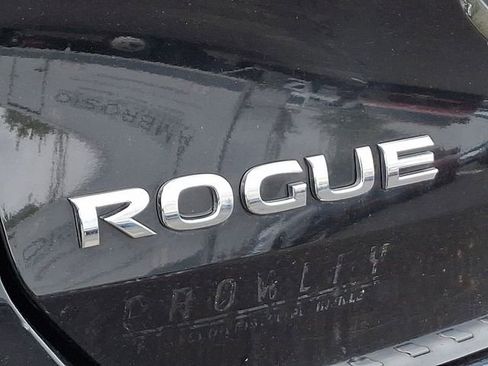 Used 2015 Nissan Rogue SV image 31