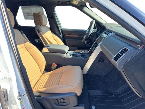 Used 2025 Land Rover Discovery Dynamic SE AWD/4WD image 20