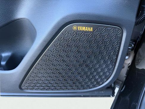 New 2026 Mitsubishi Outlander SE image 13