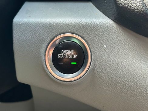 Used 2022 GMC Terrain SLT AWD/4WD image 30