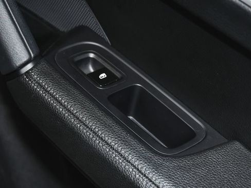 Used 2024 Porsche Cayenne AWD/4WD image 19