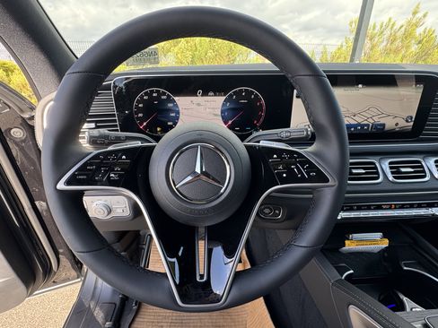 New 2025 Mercedes-Benz GLS 450 4MATIC image 22